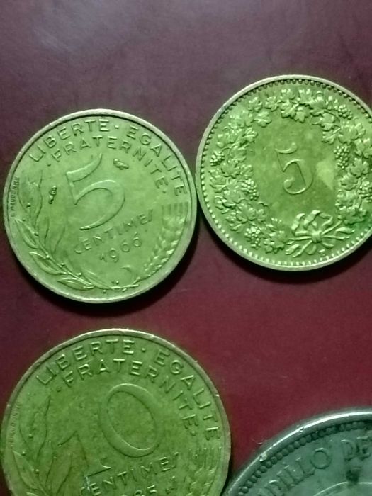 5 cêntimos França 1966. Moeda rara entre outras moedas