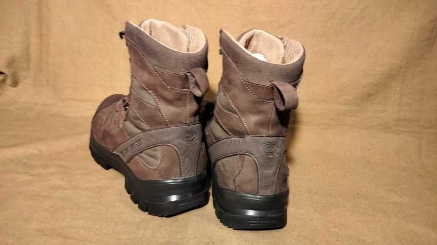Трекінговие  ?тактические . чоловічі  берці  Барс розмір 41,шкіра.