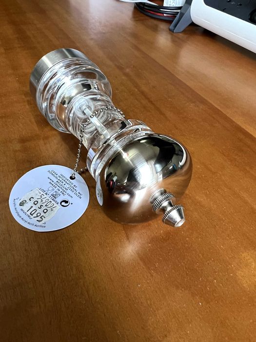 Moinho para Pimenta em Acrilico e Aço Inoxidável