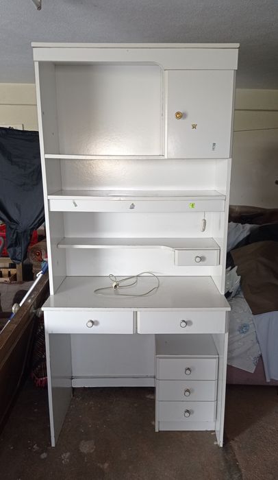 Secretária / estante