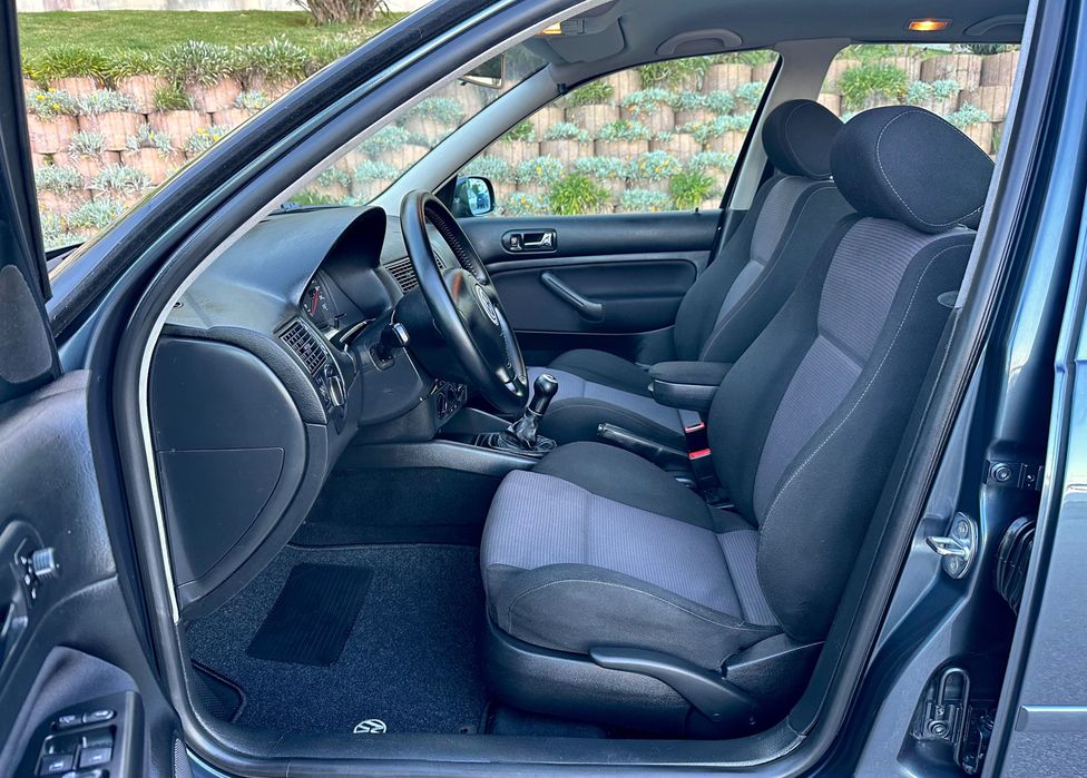 VW  Golf 1.4  -  25 Anos  -  Muito Estimado