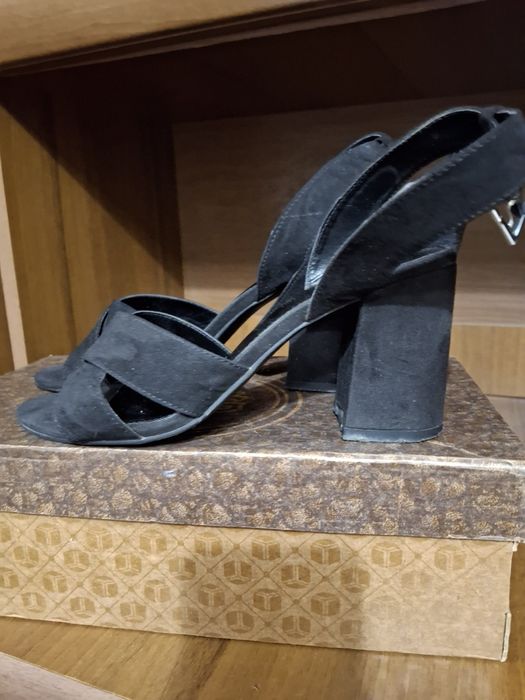 Босоніжки,37 розмір