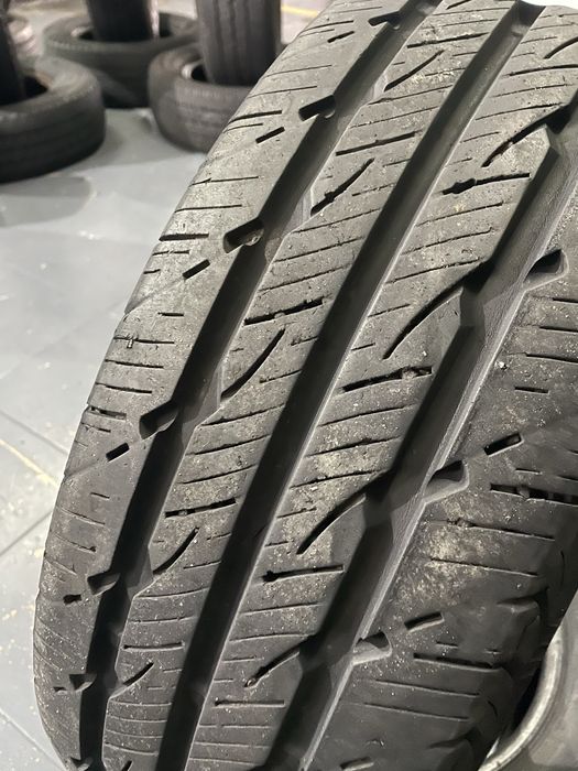Pneus 205-70-R15C