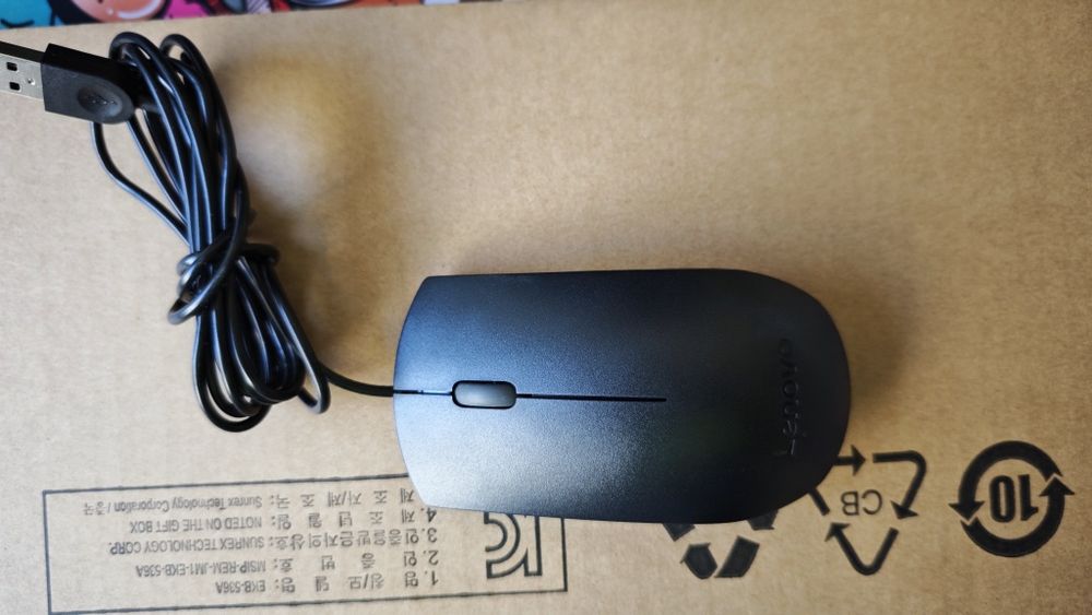Teclado +rato com fios Lenovo novos.