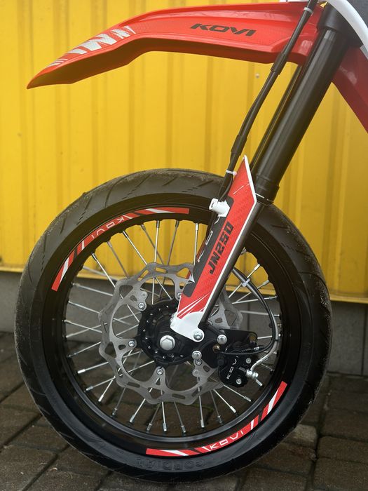Новий мотоцикл Kovi JN250 Motard | 2026 | 24к.с. | 6-ти КПП | ZS172FMM