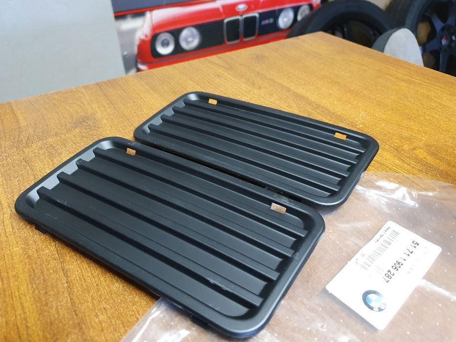 BMW E30 Zaślepki Halogenów Wąska Lampa Przedlift 1.906287 Części BMA