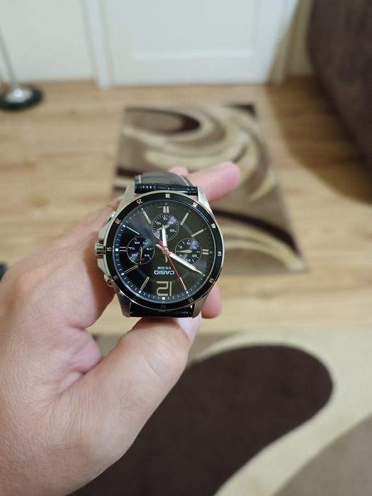 Zegarek Casio prawie nowy .