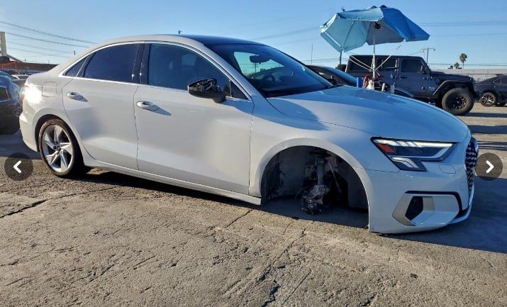 2023 год Audi A3 PREMIUM