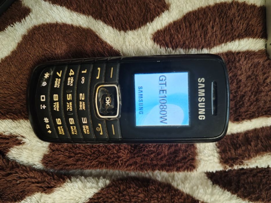 мобільні телефони samsung , Lenovo