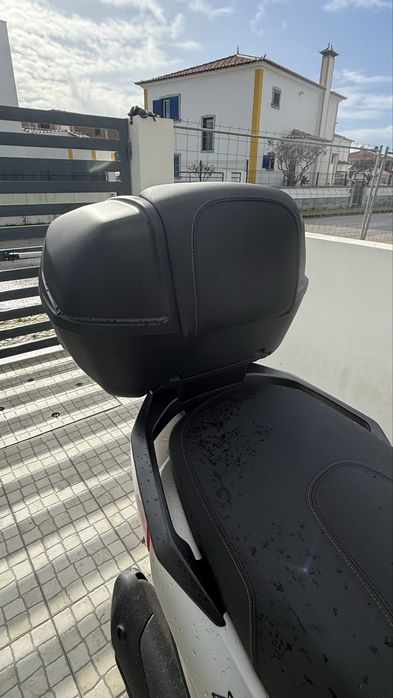 Piaggio MP3 HPE Exclusive