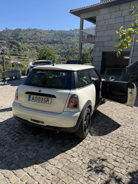 MINI Cooper (Hatchback) R56