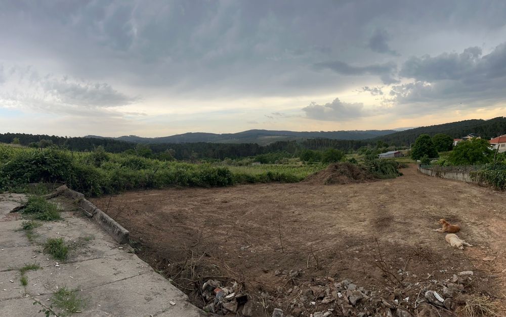 Vende-se Terreno em Andrães - Vila Real