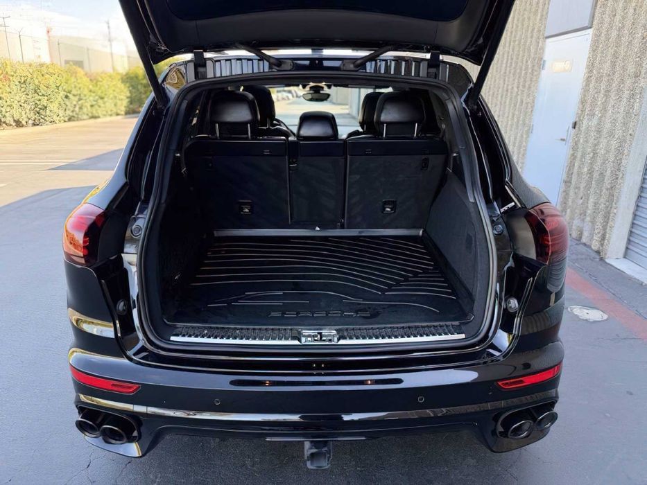 Porsche Cayenne      2017
