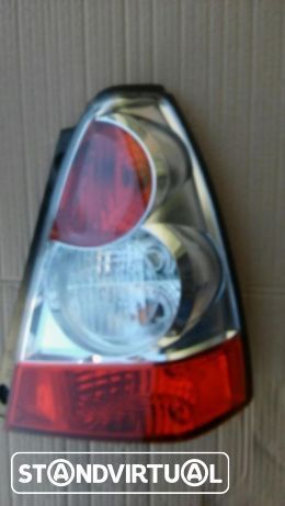 Farol traseiro subaru forester
