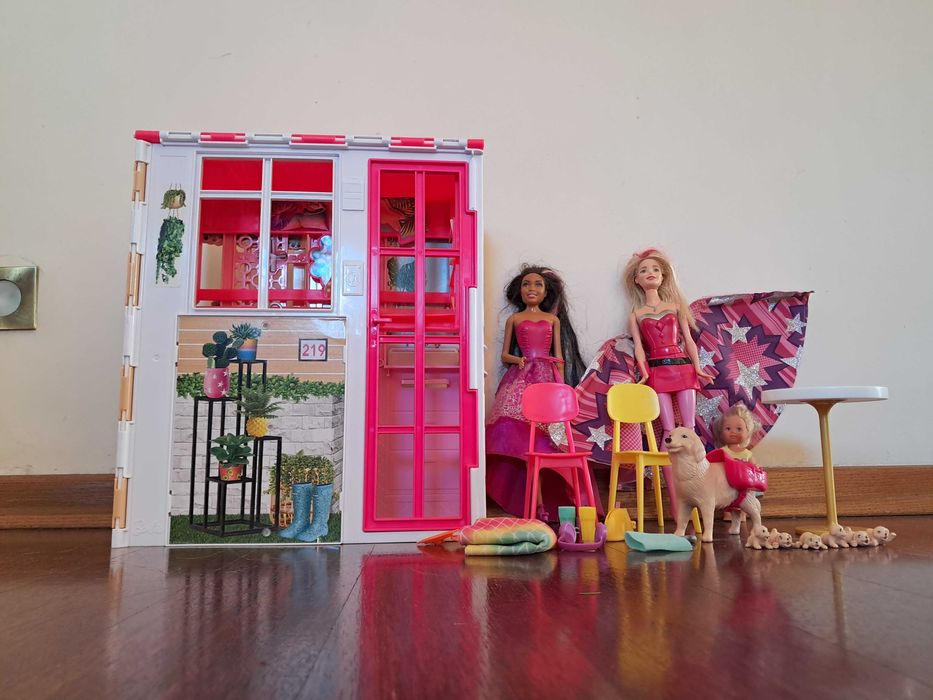 Domek Barbie składany kompaktowy +akcesoria+  lalki