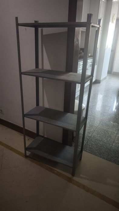 Estante de alumínio