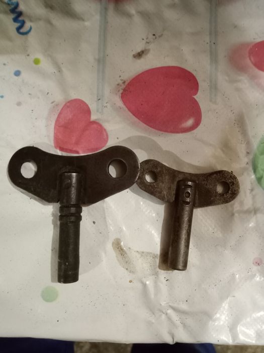 Продам часи маятникові настінні