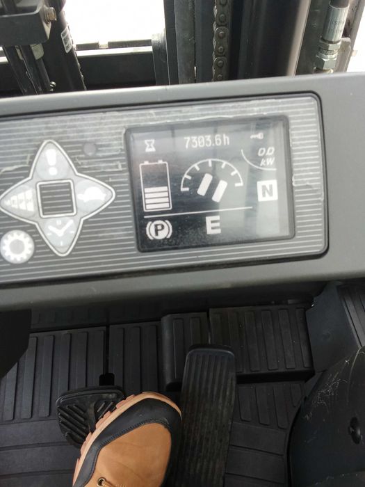 Empilhador UNICARRIERS (NISSAN) 2 ton electrico 2019