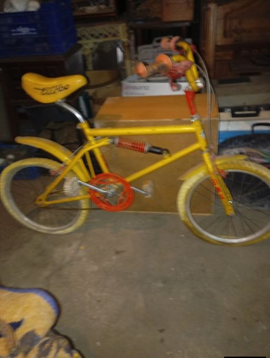 Vendo esta bicicleta muita bonita bom estado