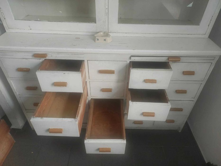 Duży kredens  cm z nadbudówką – szuflady + 2 dodatkowe, vintage