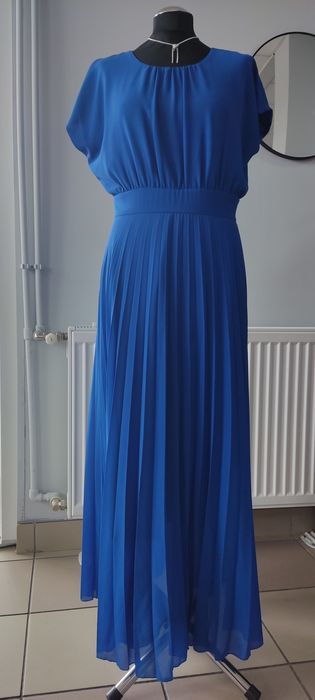 Sukienka elegancka plisowana M