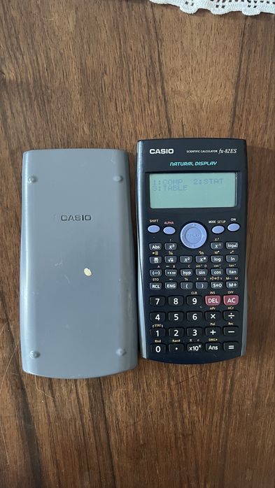 Calculafora Casio FX-82 ES