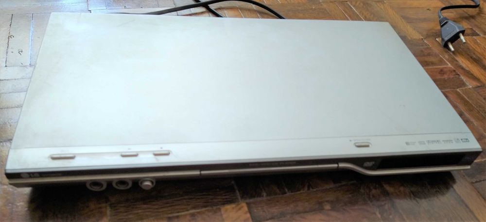 Leitor de DVD LG DVX9843K