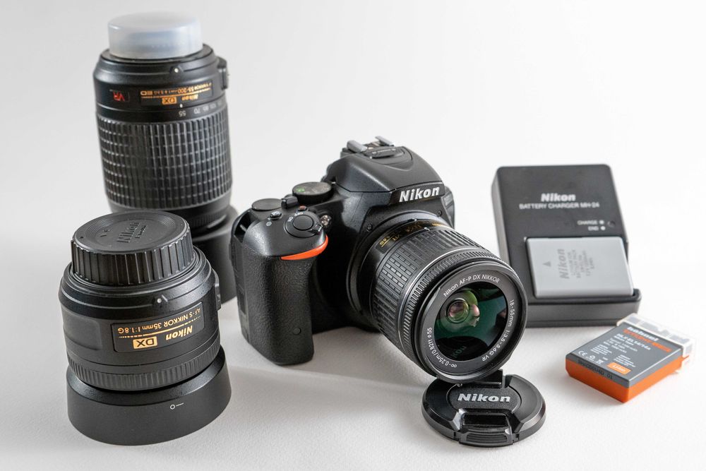 Nikon D5500 + Objectiva 18-55 + Acessórios - Kit impecável