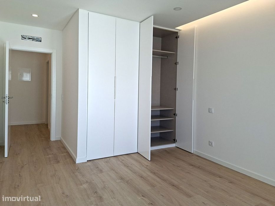 Moradia T3 nova com jardim em São Domingos de Rana