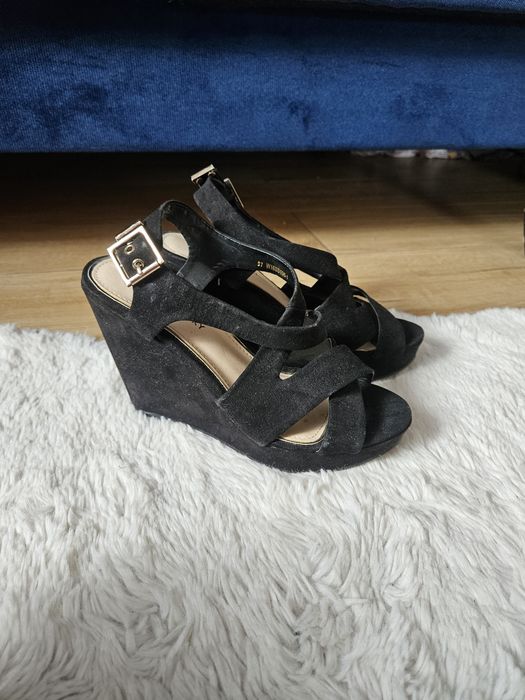 Buty na koturnie czarne 37