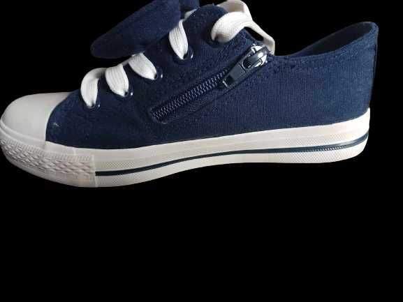 Trampki granatowe sznurowane z kokardą dla dziewczynki r.35 (98)