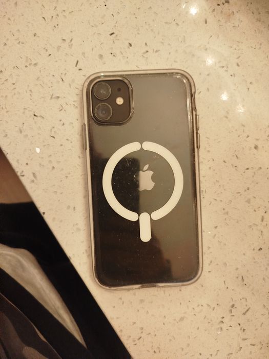 iPhone 11 semi novo