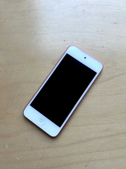 iPod Touch 16GB (Modelo A1421) Cor-de-Rosa – Sem Riscos + Cabo e Capa