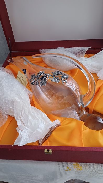 Decanter ou garrafa para vinho e copos