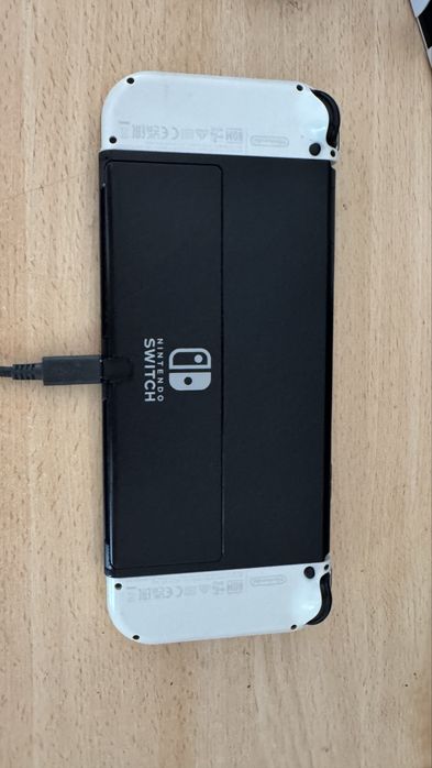 Nintendo Switch OLED Branca + Acessórios • Excelente Estado