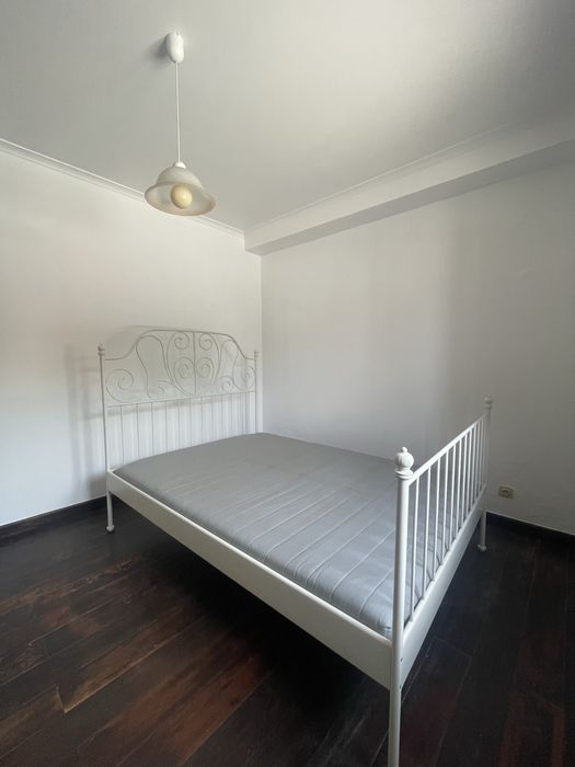 Cama de casal ikea com colchão