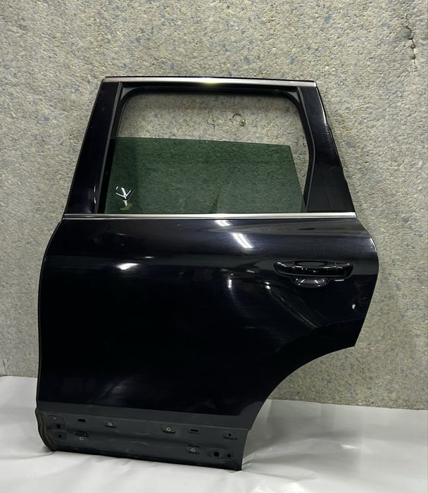 Двері Дверь Передня Задня Vw Touareg Туарег NF (10-17) 7P0831055/056