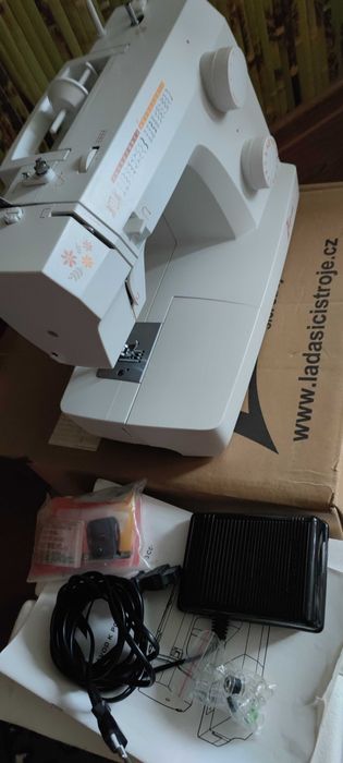 Швейна машинка електртчна