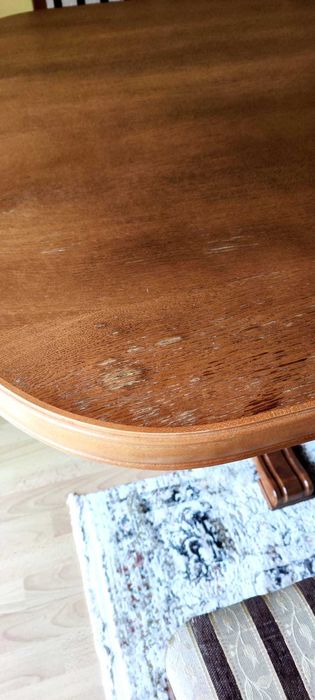 Stół oraz krzesła