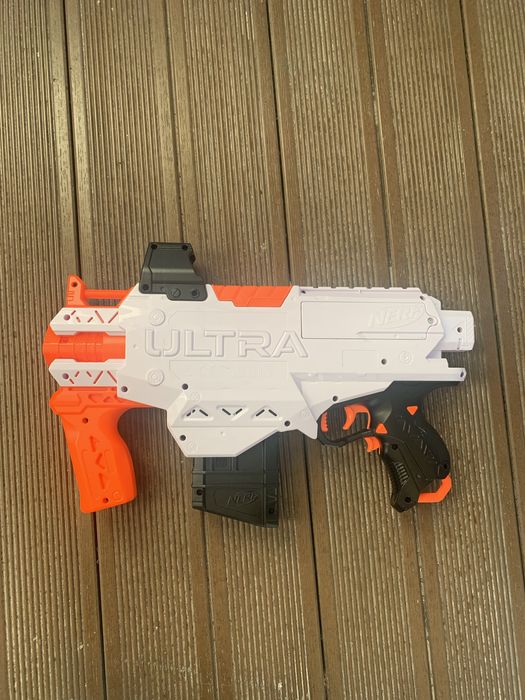 Nerf brinquedo em ótimo estado.