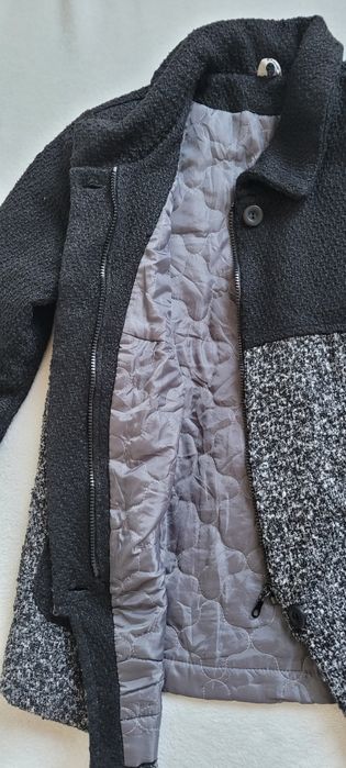 Krótki płaszczyk ciążowy M