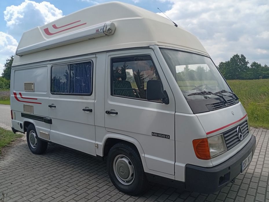 Mercedes MB100 kamper,4-osobowy,woda,ogrzewanie,WC,prysznic.