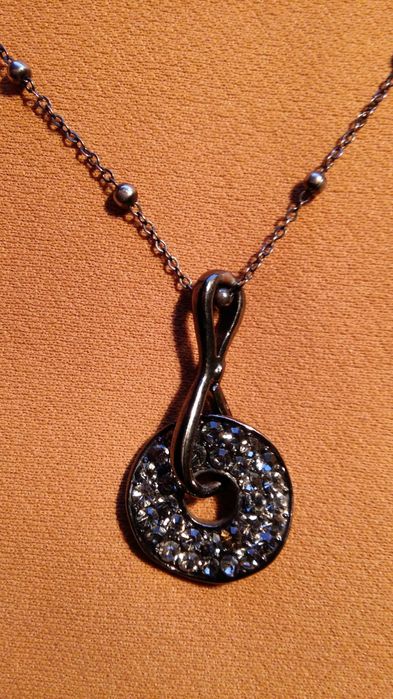 Wisiorek, wisior, naszyjnik, brązowy z cyrkoniami.