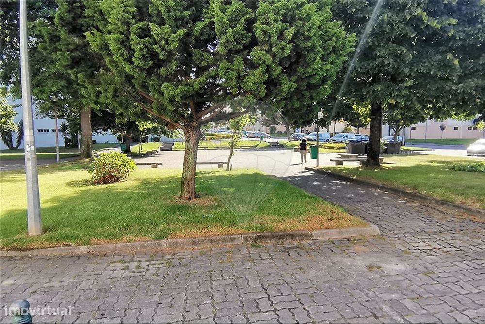 Garagem  para arrendamento63823997542403121