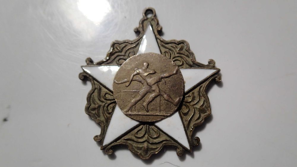 Duas medalhas antigas de peito em Bronze e esmalte