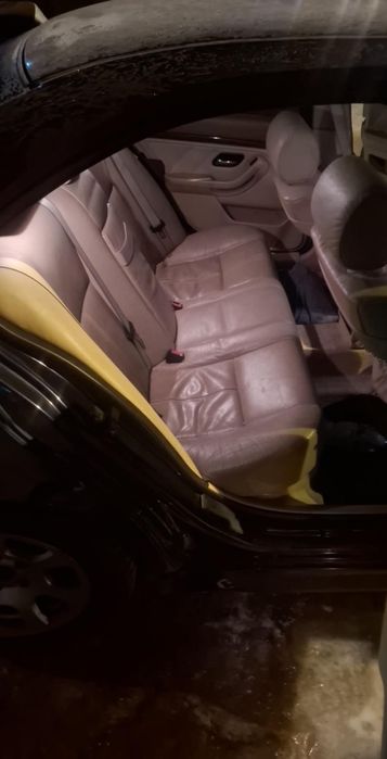 Sprzedam bmw e39 2000r  2.0d o mocy 136 koni odpala jezdzi bezowy srod