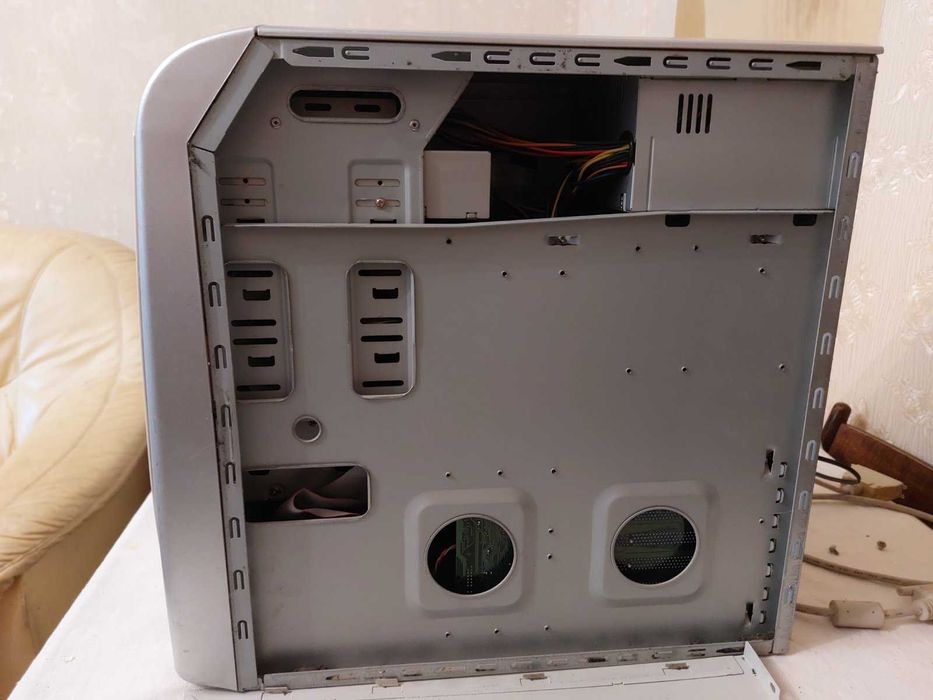 Системный Блок в полном комплекте без магнитного диска