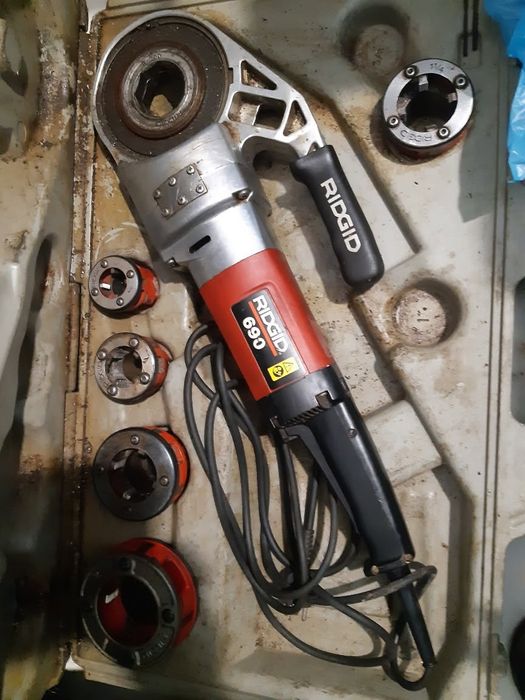 Gwinciarka elektryczna RIDGID 690