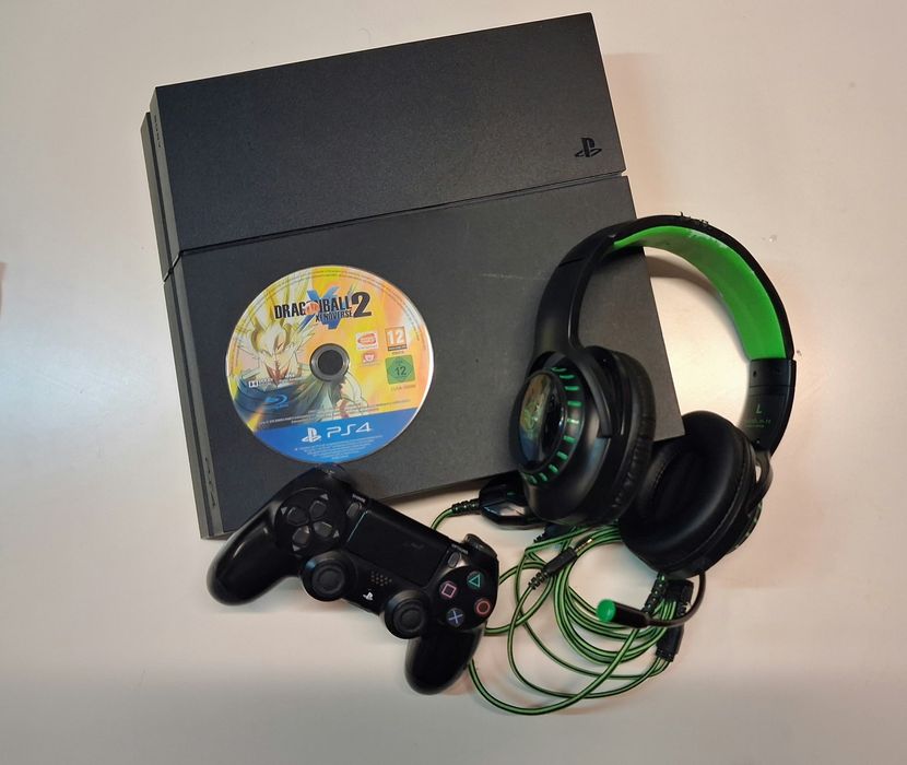 Playstation 4 + Comando + Jogo + Headphone