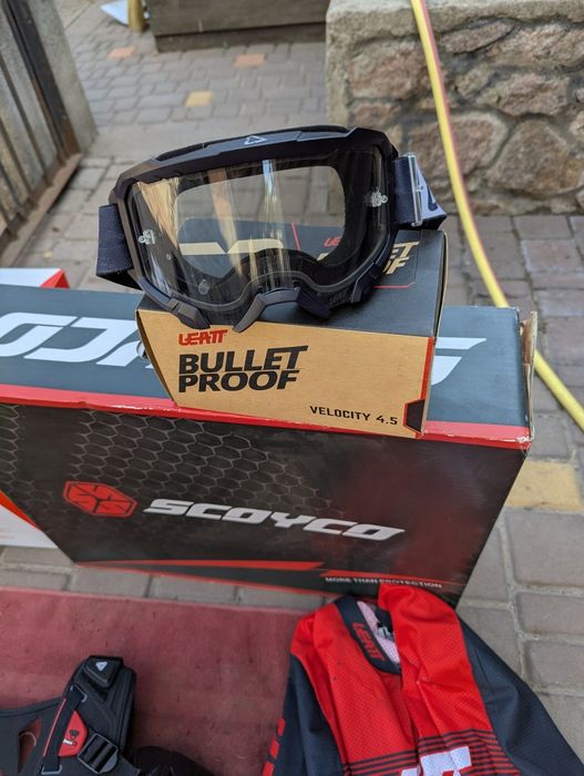 Продам мотоэкипировку